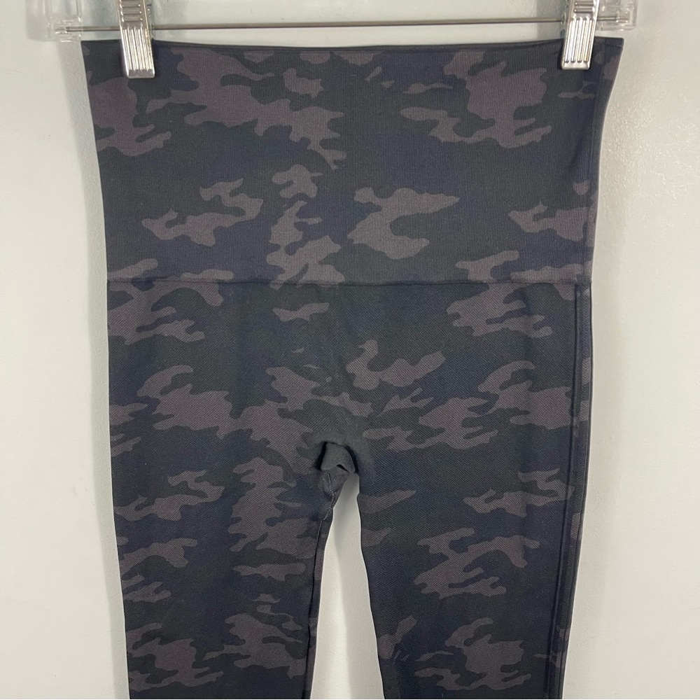 Spanx Look At Me Now Seamless Camo Leggings Size M - L - Picture 5 of 14